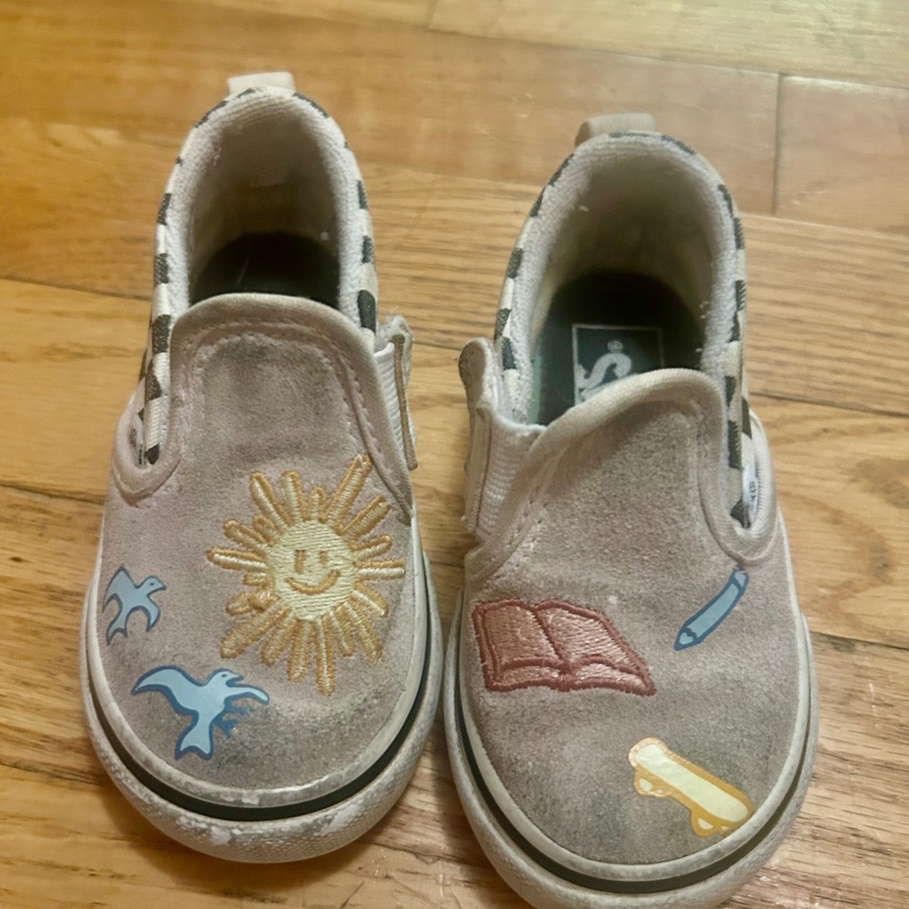 Vans design shoes